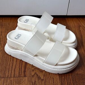 Gianni Bini GB White Landslide Clear Banded Platform Sandals Size 8M